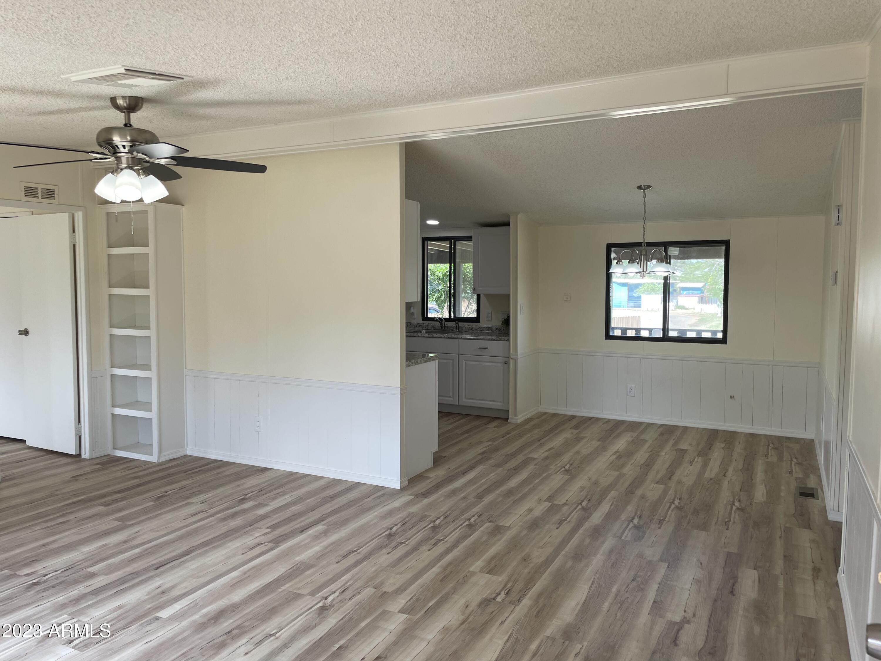 13849 South Spring Lane Mayer, AZ 86333 - Photo 4 of 20 LIVING/DINING