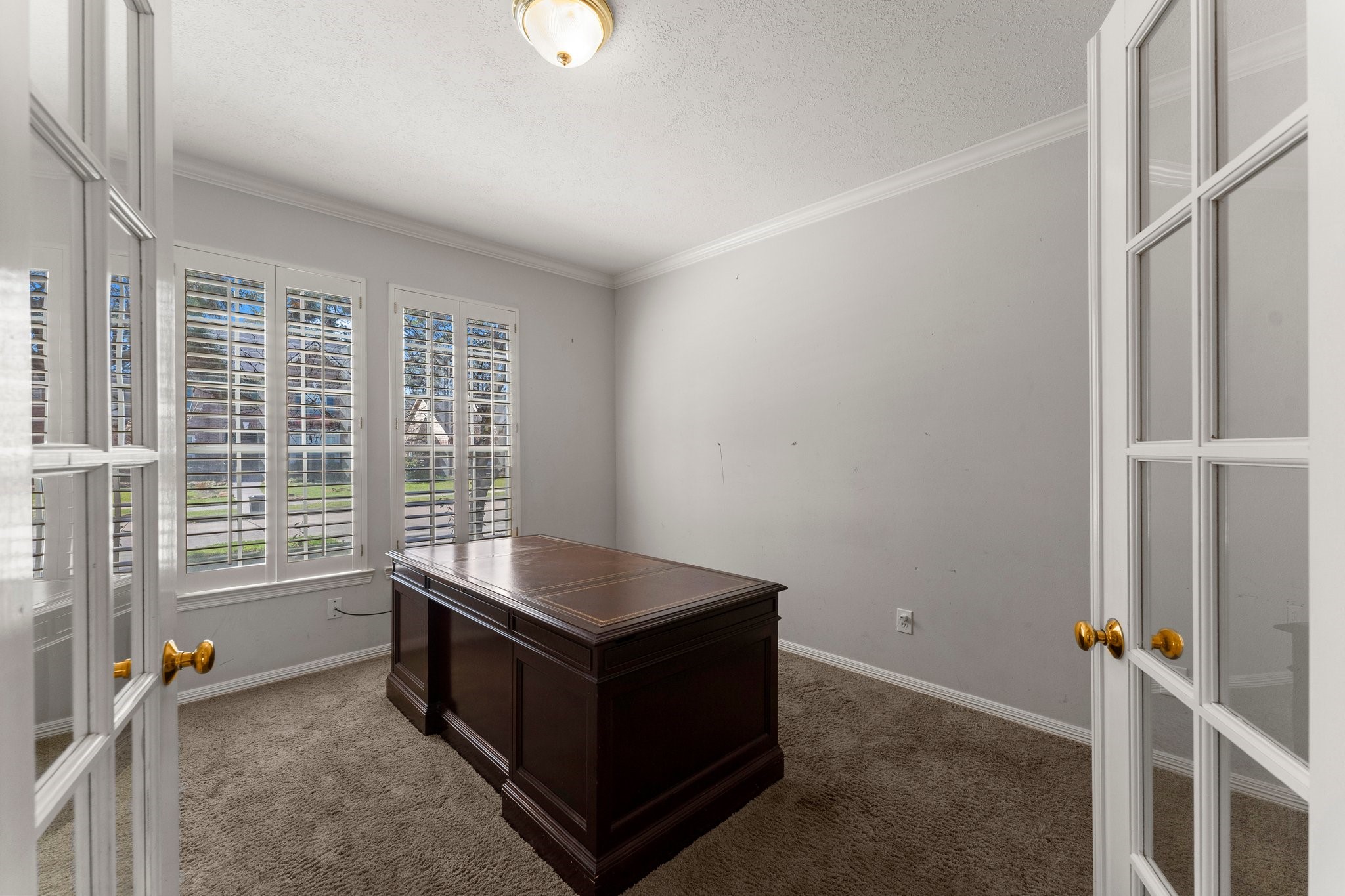 25814 Clear Springs Way Spring, TX 77373 - Photo 8 of 48 a room with furniture and window