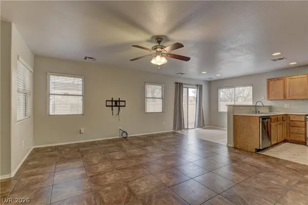$1,995 | 1052 Coronado Peak Avenue, Las Vegas, NV 89183