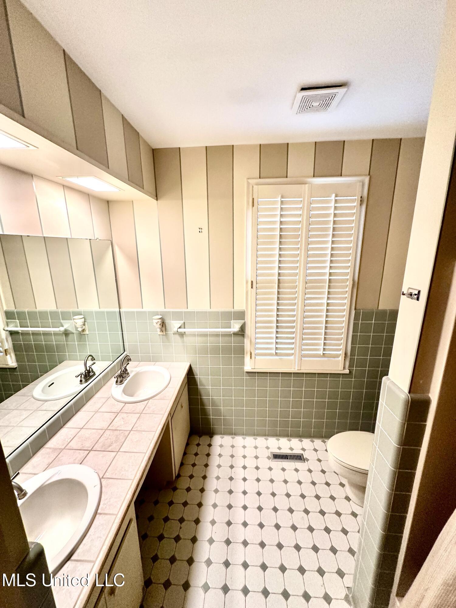 400 Charles Street Brookhaven, MS 39601 - Photo 28 of 49 Downstairs vanity