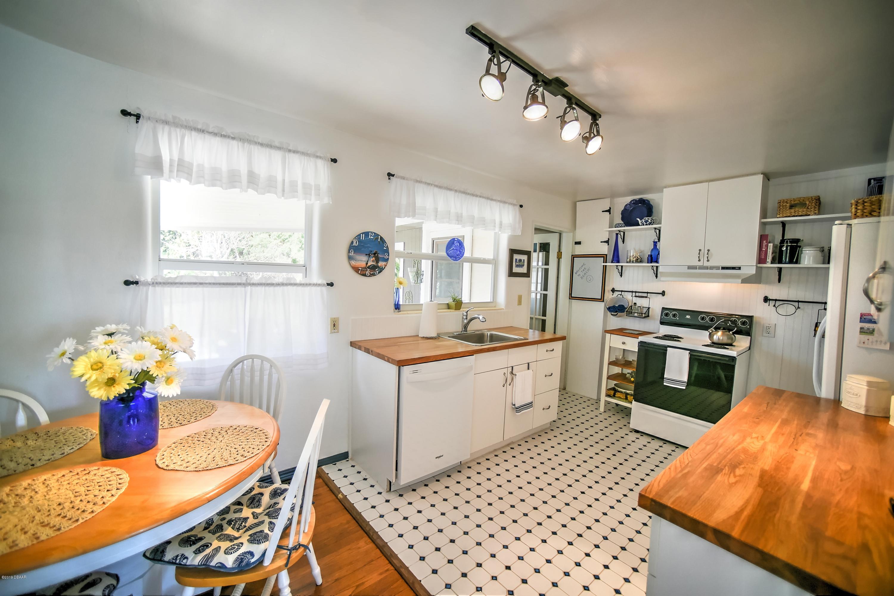 127 Bridgeport Road Daytona Beach, FL 32118 - Photo 20 of 44 Bridgeport Rd-23