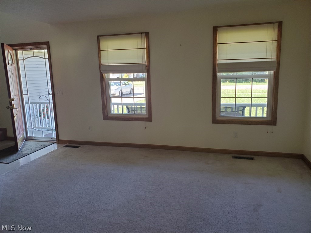 231 Root Road Lorain, OH 44052 - Photo 3 of 33 Gallery Image 3