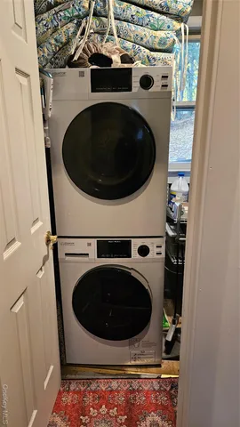 a close up view of a washer and dryer