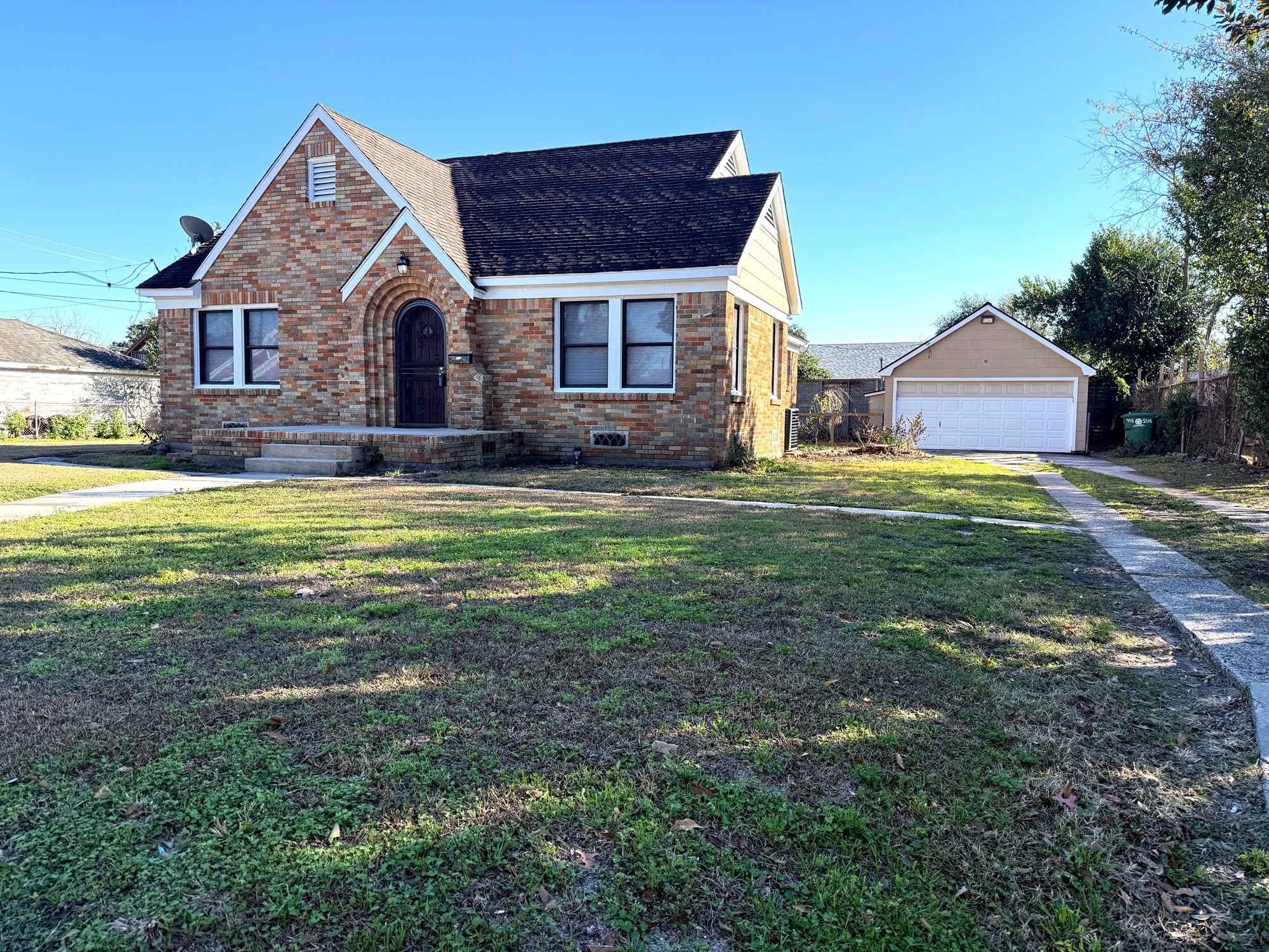 712 Sue Street Houston, TX 77009 - Photo 2 of 19