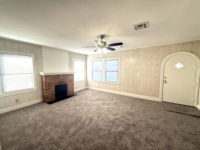 $2,000 | 712 Sue Street, Houston, TX 77009