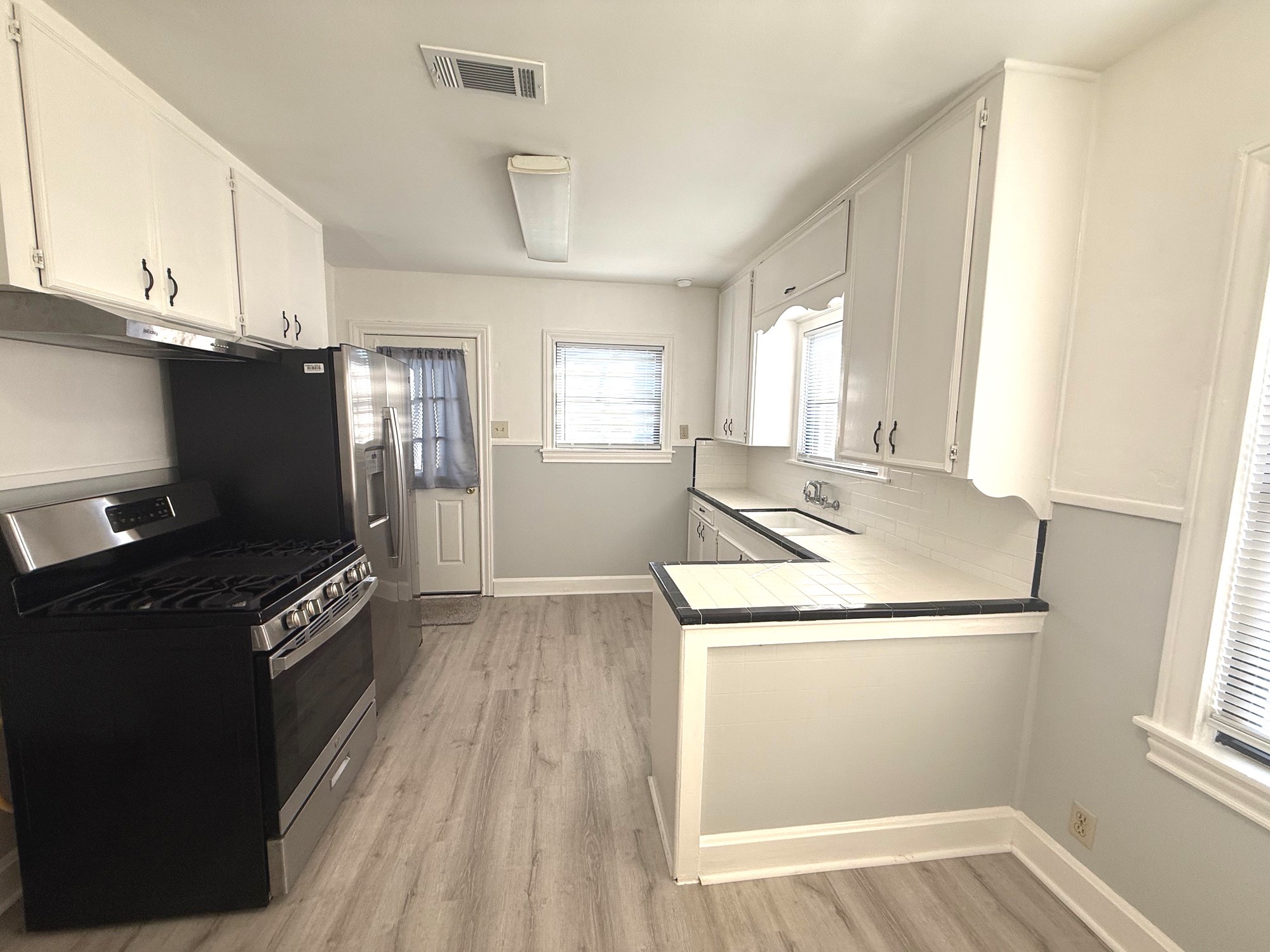 712 Sue Street Houston, TX 77009 - Photo 10 of 19