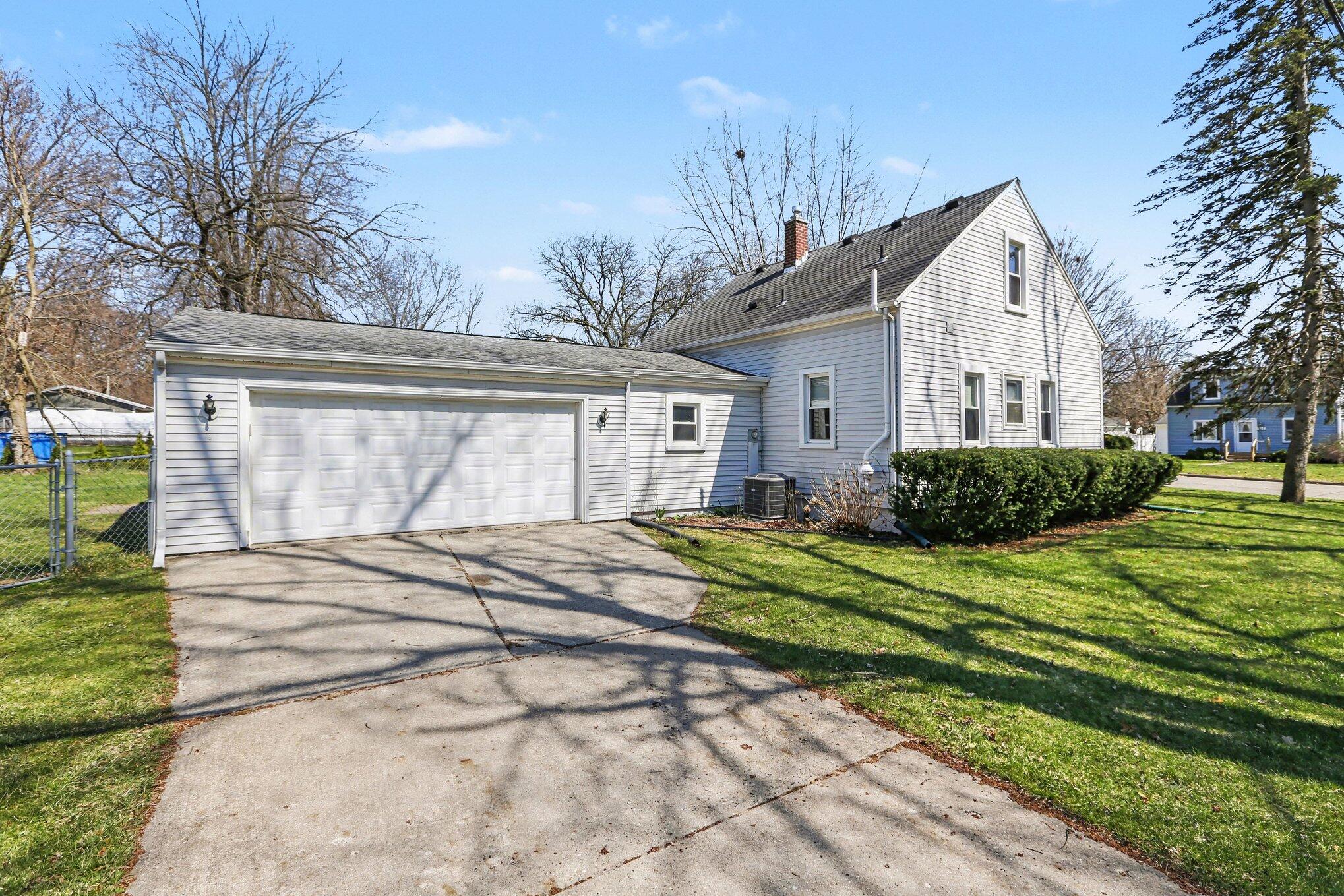 118 Gibson Street Clinton, MI 49236 - Photo 24 of 28 022_file_5588