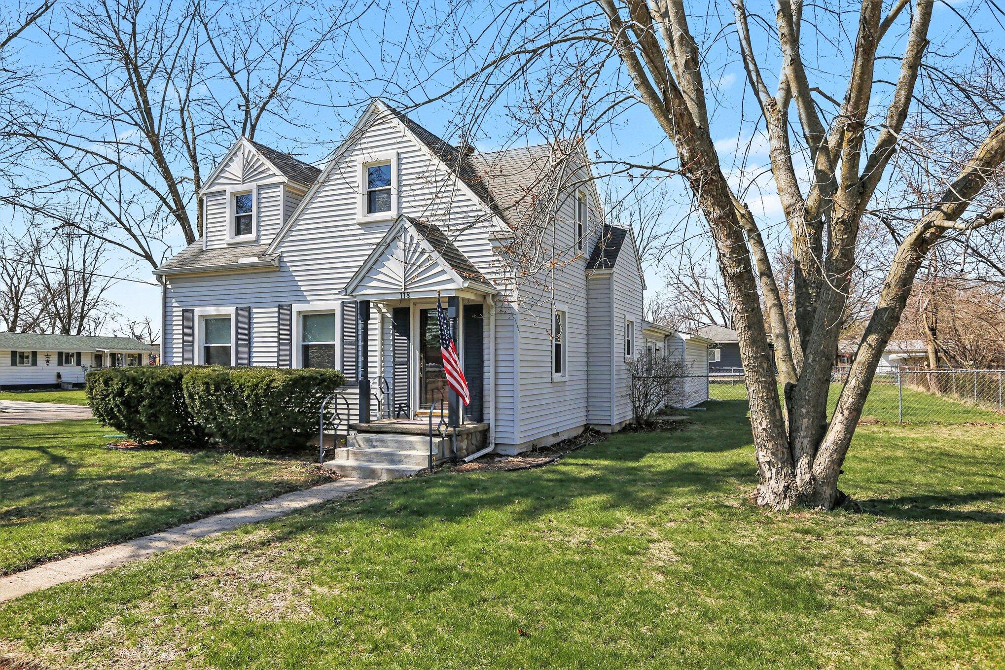 118 Gibson Street Clinton, MI 49236 - Photo 3 of 28 003_file_5166