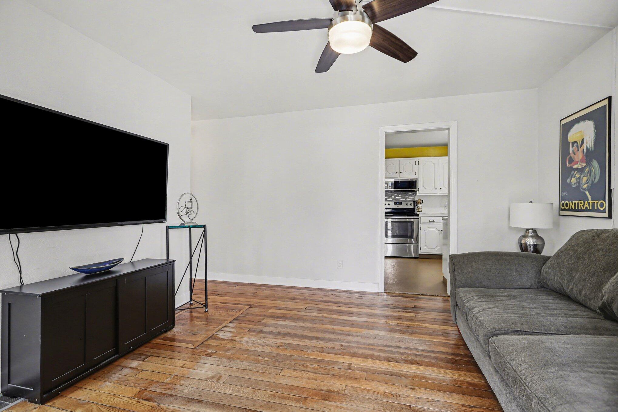 118 Gibson Street Clinton, MI 49236 - Photo 5 of 28 006_file_2379