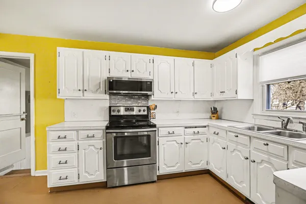 $250,000 | 118 Gibson Street, Clinton, MI 49236