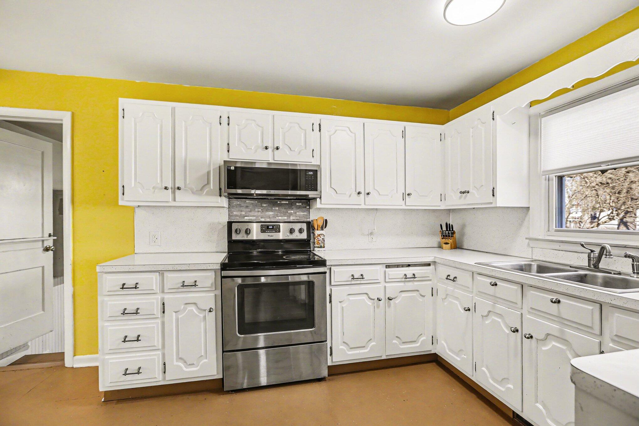 118 Gibson Street Clinton, MI 49236 - Photo 8 of 28 007_file_9864