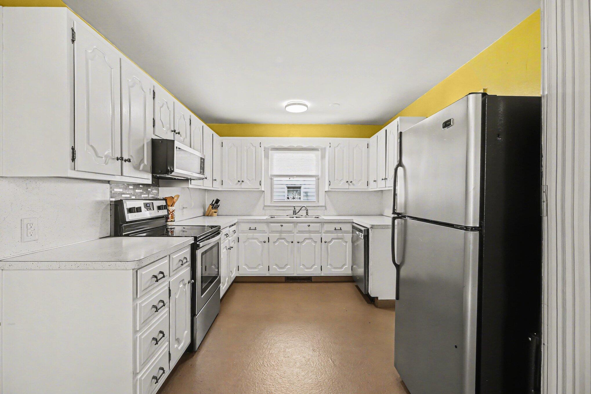 118 Gibson Street Clinton, MI 49236 - Photo 9 of 28 008_file_7907