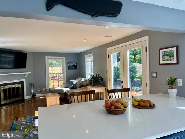 $3,900 | 4209 Pickering Place, Alexandria, VA 22309