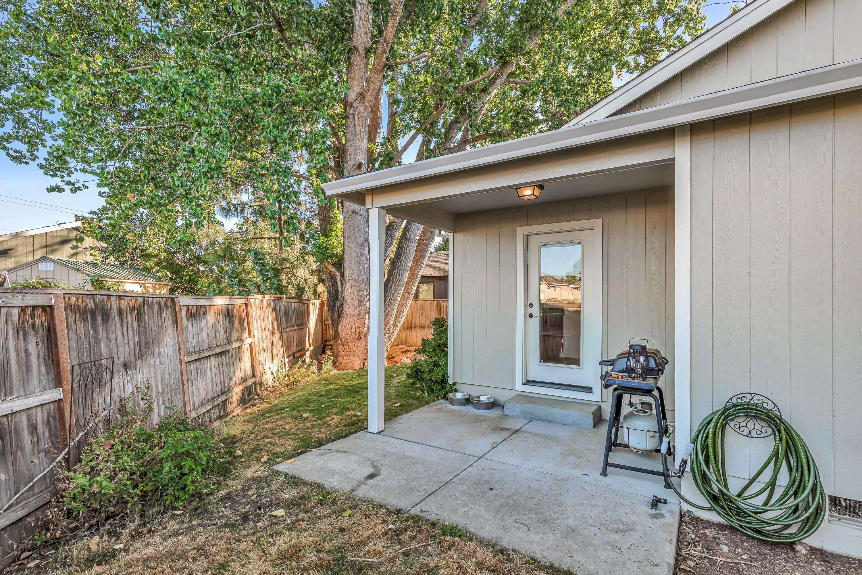 7455 Division Road White City, OR 97503 - Photo 9 of 32 9R9A6175