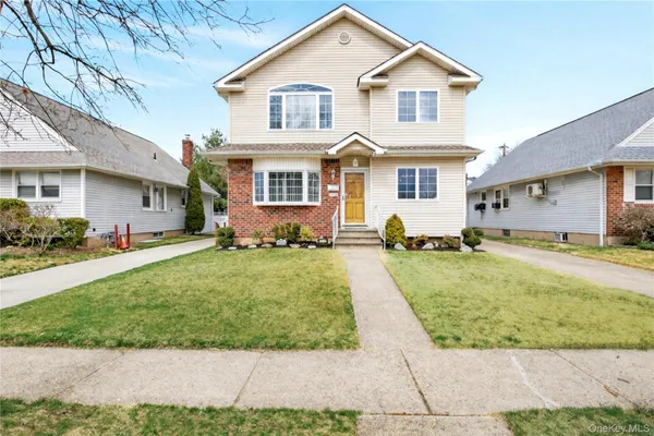 $1,388,000 | 1019 Whittier Avenue, New Hyde Park, NY 11040