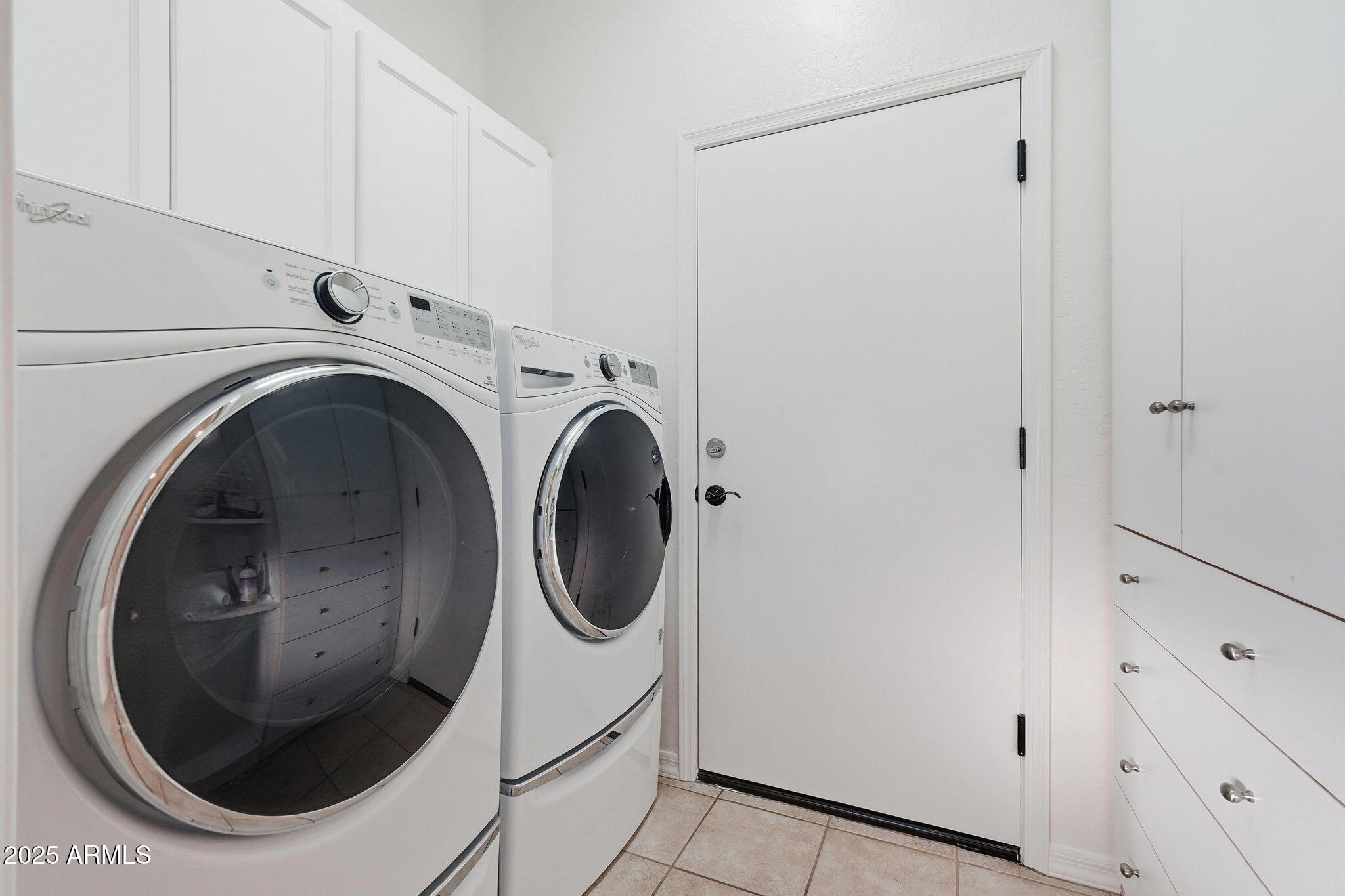 4409 East Janice Way Phoenix, AZ 85032 - Photo 33 of 41 a utility room with dryer and washer