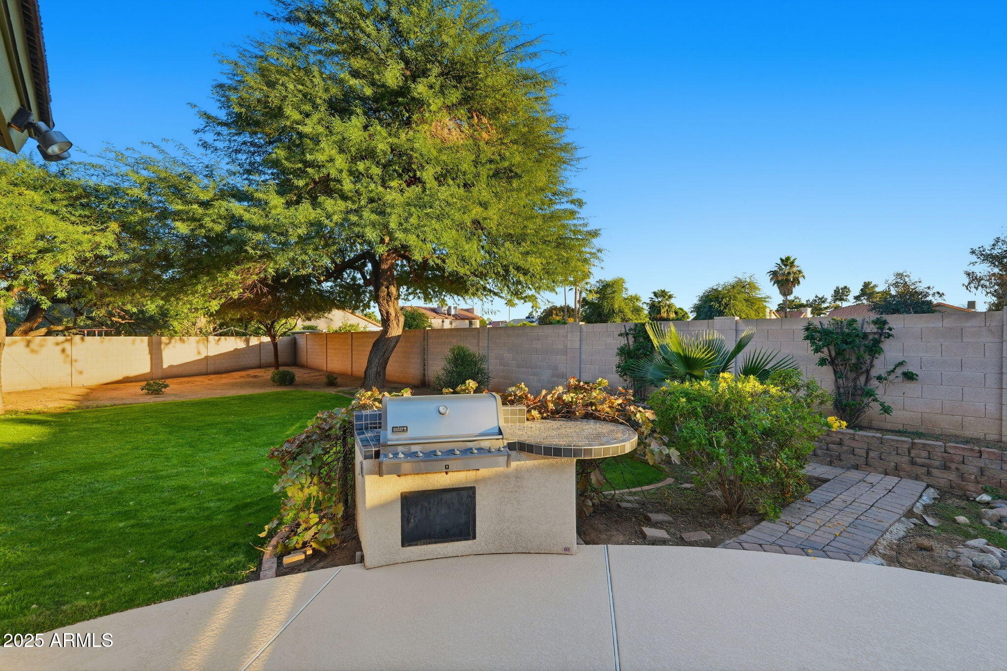 4409 East Janice Way Phoenix, AZ 85032 - Photo 37 of 41 a view of a house with backyard and sitting area