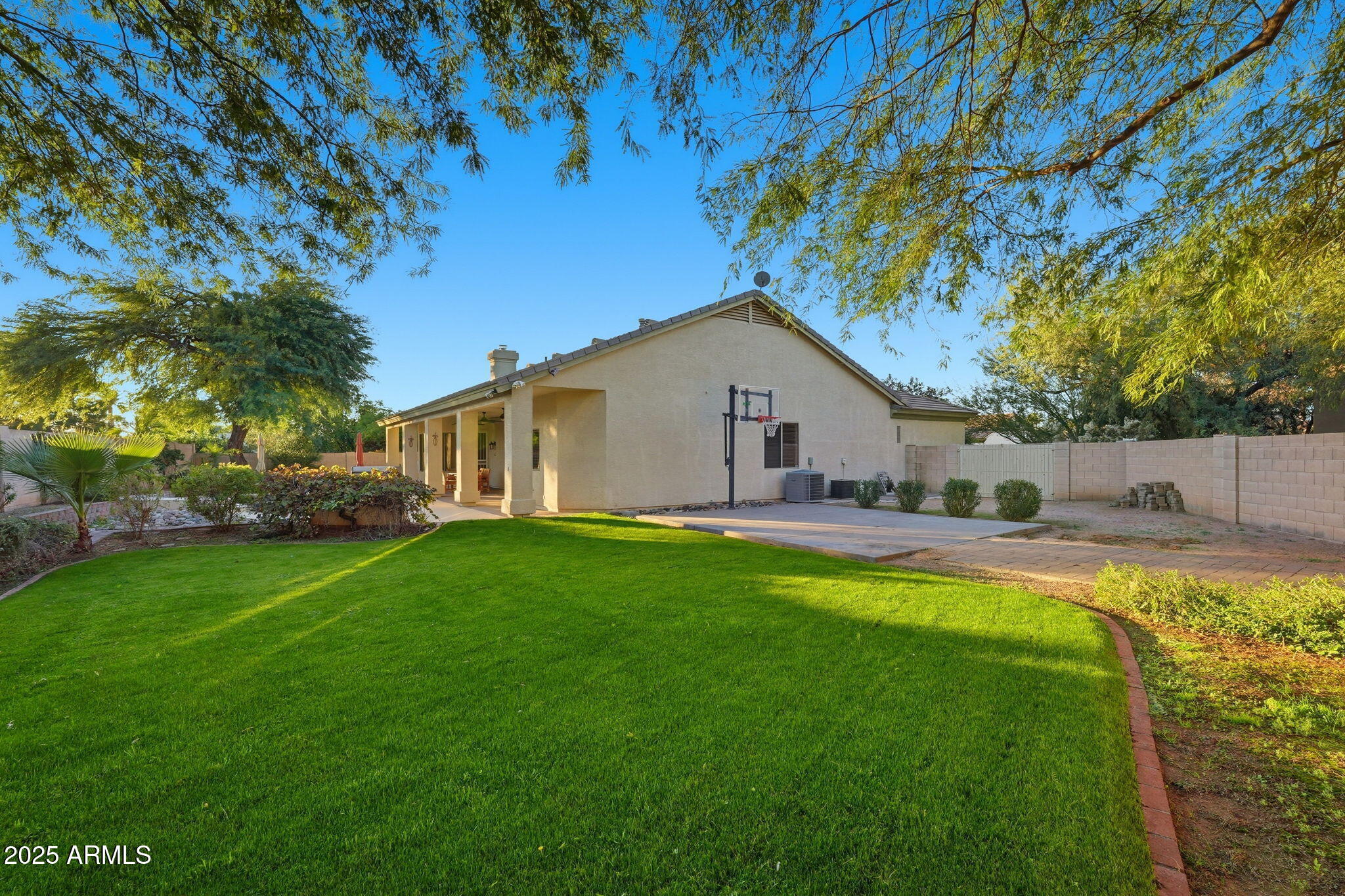4409 East Janice Way Phoenix, AZ 85032 - Photo 38 of 41 a view of a house with a yard