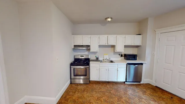 $2,200 | 692 Columbia Road, Unit 1, Boston, MA 02125
