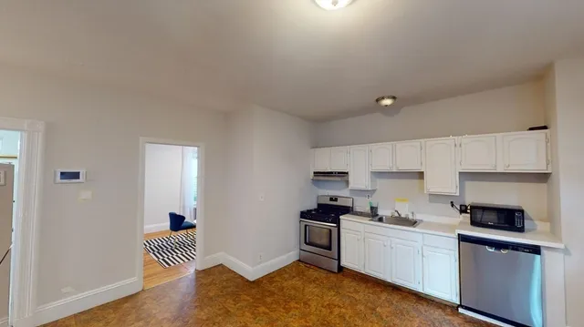 $2,200 | 692 Columbia Road, Unit 1, Boston, MA 02125