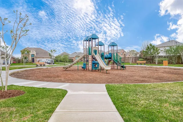 $2,150 | 724 Cedar Gate Lane, La Marque, TX 77568