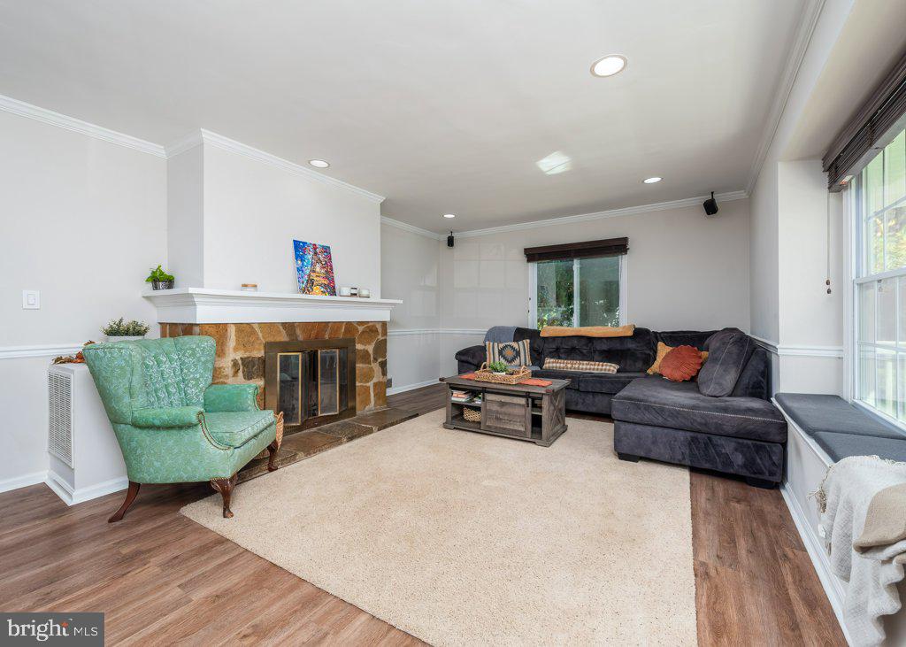 3512 St James Road Windsor Mill, MD 21244 - Photo 18 of 31 living room