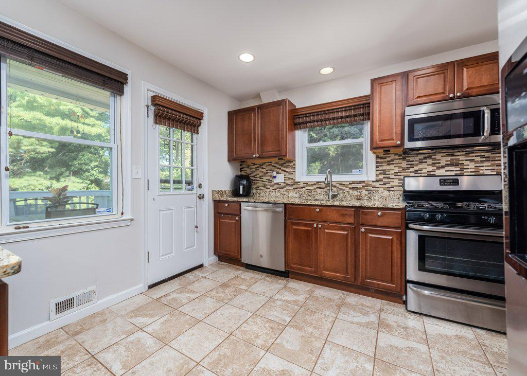 3512 St James Road Windsor Mill, MD 21244 - Photo 9 of 31 kitchen