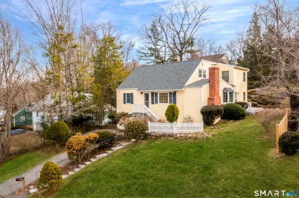 $795,000 | 385 Samp Mortar Drive, Fairfield, CT 06824