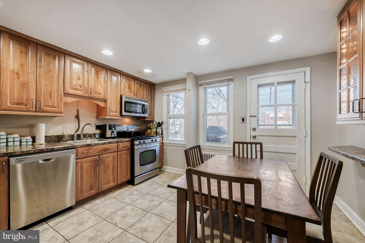 3650 Clarenell Road Baltimore, MD 21229 - Photo 6 of 19 Eat-in kitchen