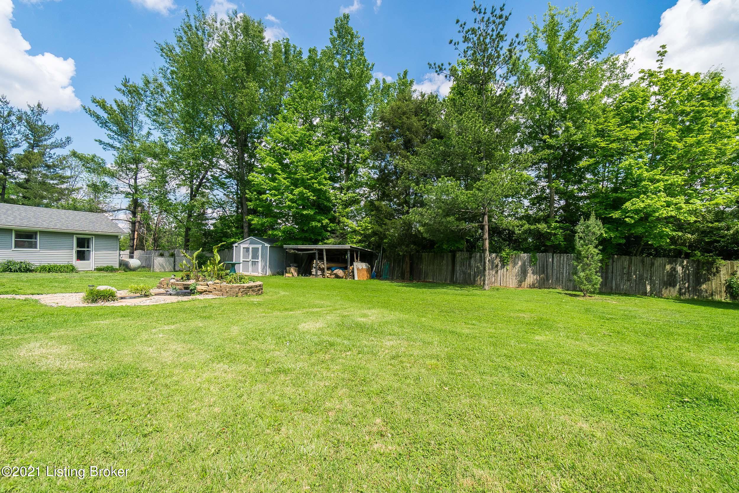 10701 Barricks Road Louisville, KY 40229 - Photo 57 of 70 10701 Barricks Dr-22