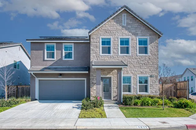 $649,900 | 1817 North Phillip Avenue, Clovis, CA 93619
