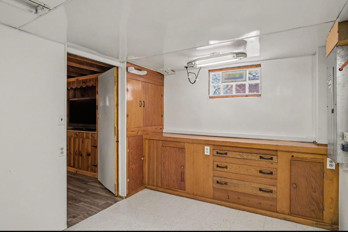 1017 Pearl Street Belding, MI 48809 - Photo 23 of 30 IMG_6924