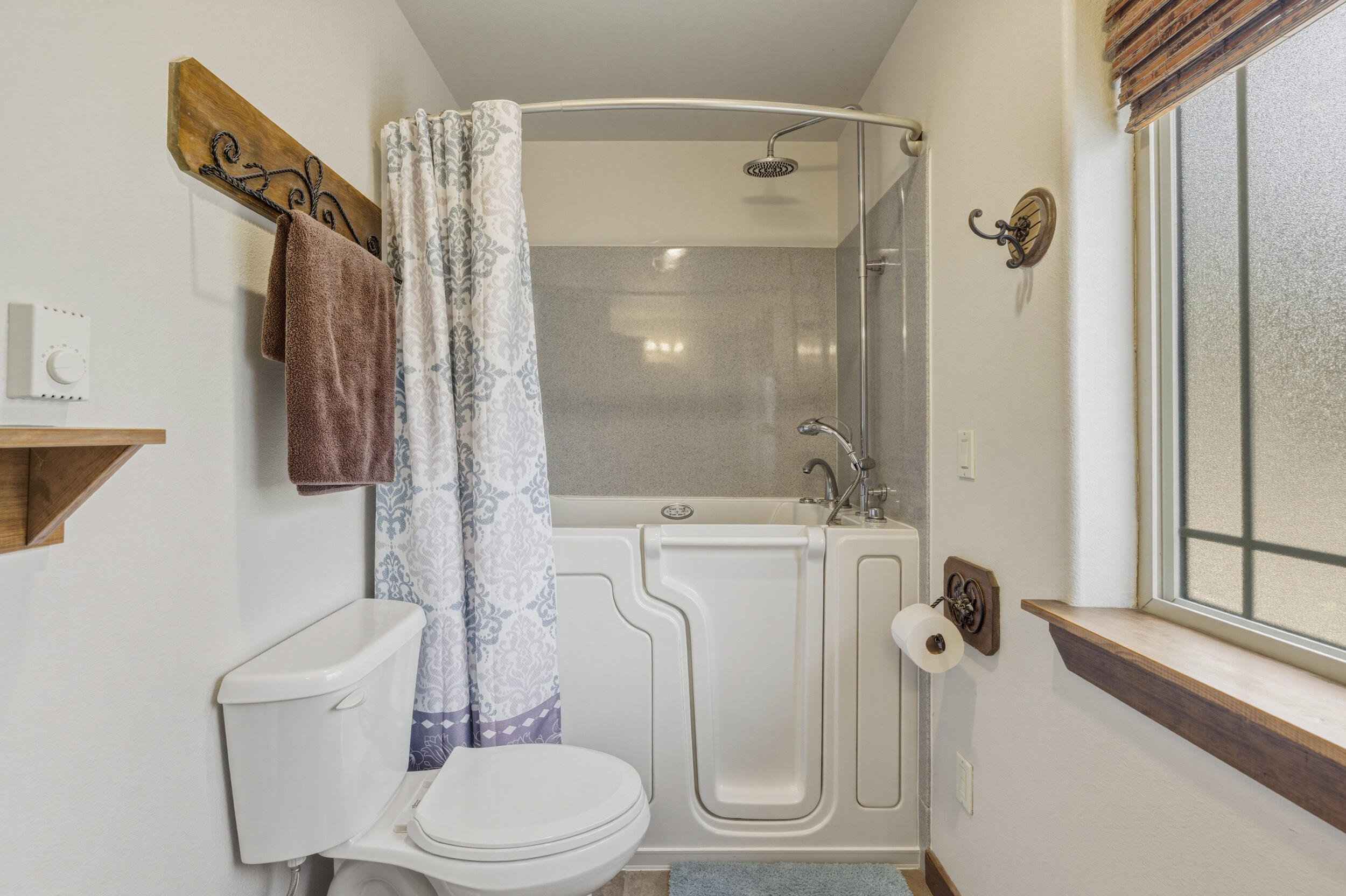 145343 Birchwood Road La Pine, OR 97739 - Photo 27 of 59 Primary Bath Onsuite- Safe Step Tub & Shower