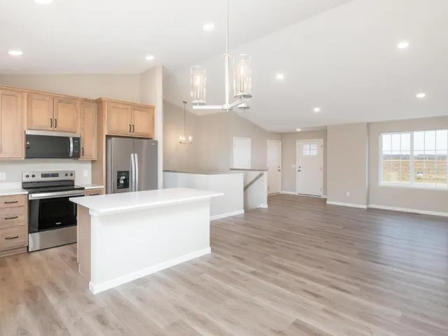 $399,900 | 929 Prestwick Drive, Belle Plaine, MN 56011