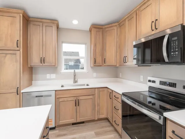 $399,900 | 929 Prestwick Drive, Belle Plaine, MN 56011