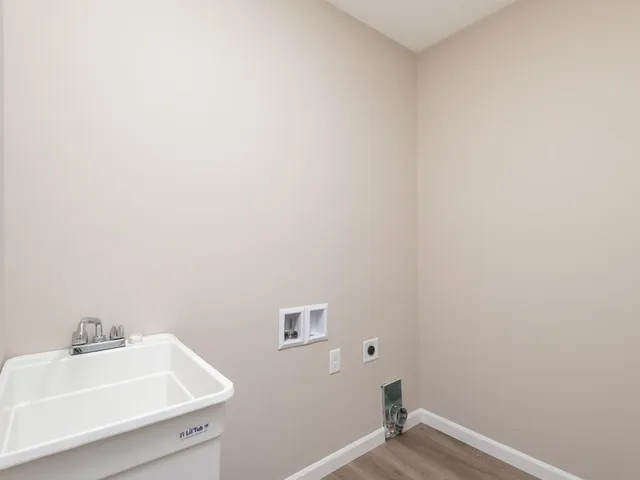 $399,900 | 929 Prestwick Drive, Belle Plaine, MN 56011