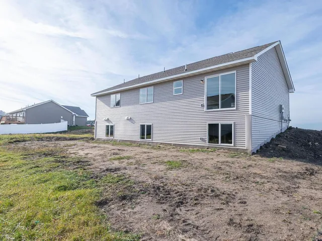 $399,900 | 929 Prestwick Drive, Belle Plaine, MN 56011