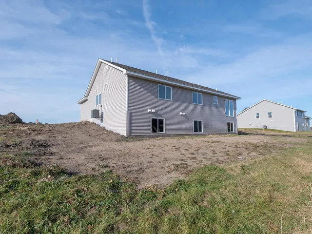 $399,900 | 929 Prestwick Drive, Belle Plaine, MN 56011