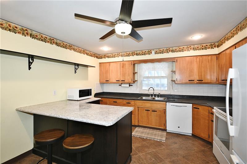 245 Walnut Street Houston, PA 15342 - Photo 8 of 29 Gallery Image 8