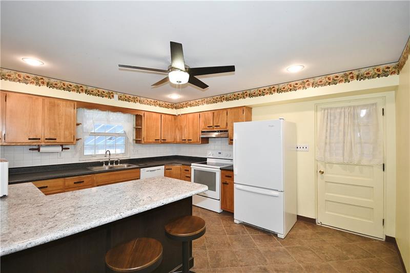 245 Walnut Street Houston, PA 15342 - Photo 10 of 29 Gallery Image 10