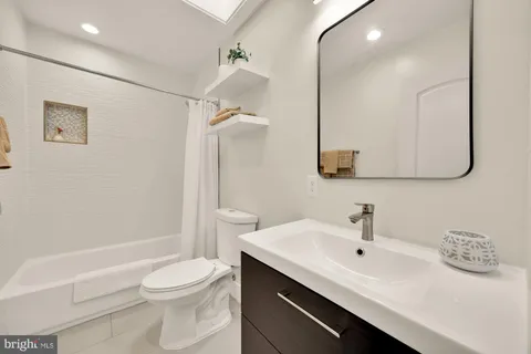 $810,000 | 1236 Owen Place Northeast, Washington, DC 20002