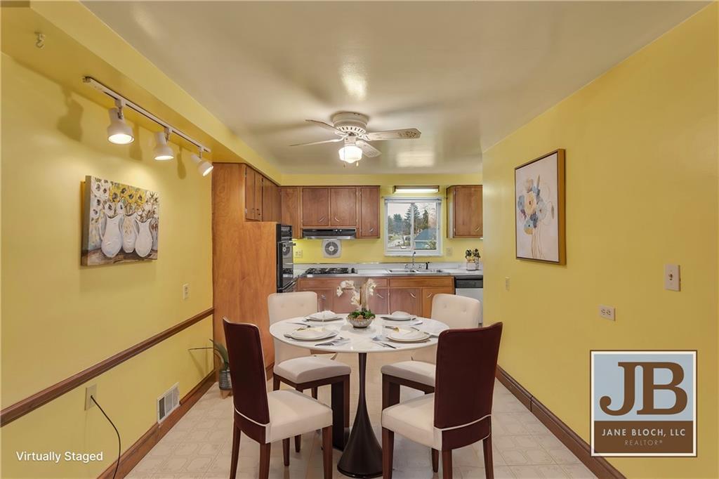 9167 Hubbard Road Allison Park, PA 15101 - Photo 12 of 35 Virtually Staged Kichen.