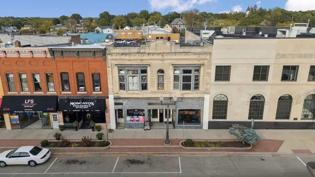 $475,000 | 522 South State Street, Belvidere, IL 61008