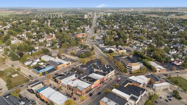 $475,000 | 522 South State Street, Belvidere, IL 61008