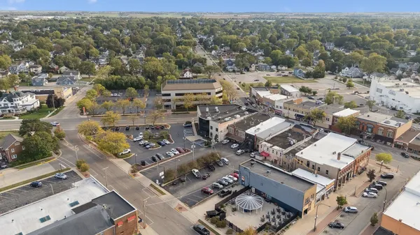 $475,000 | 522 South State Street, Belvidere, IL 61008
