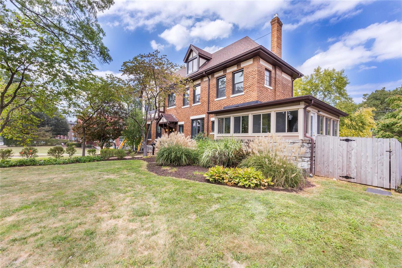 7199 Forsyth Boulevard St. Louis, MO 63105 - Photo 2 of 54