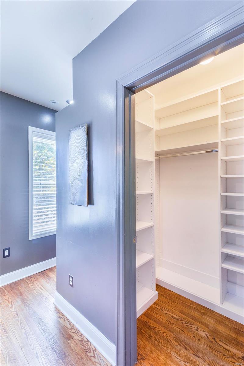 7199 Forsyth Boulevard St. Louis, MO 63105 - Photo 32 of 54