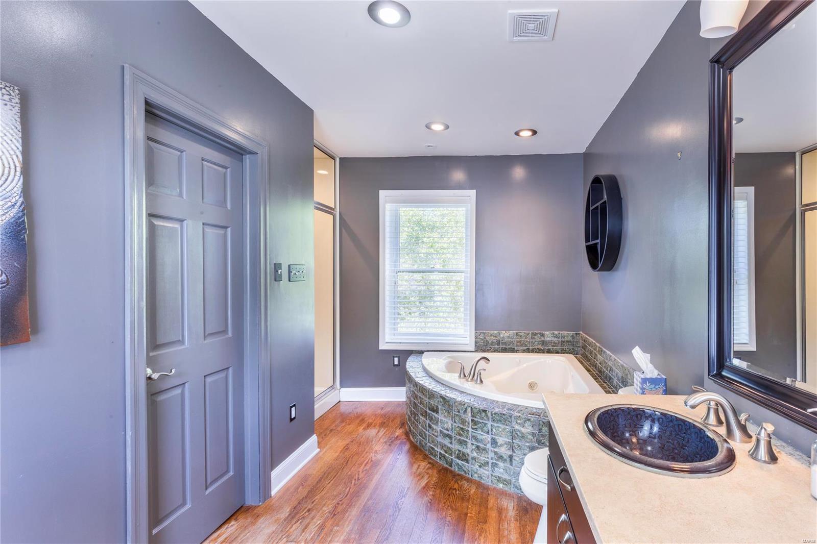 7199 Forsyth Boulevard St. Louis, MO 63105 - Photo 33 of 54