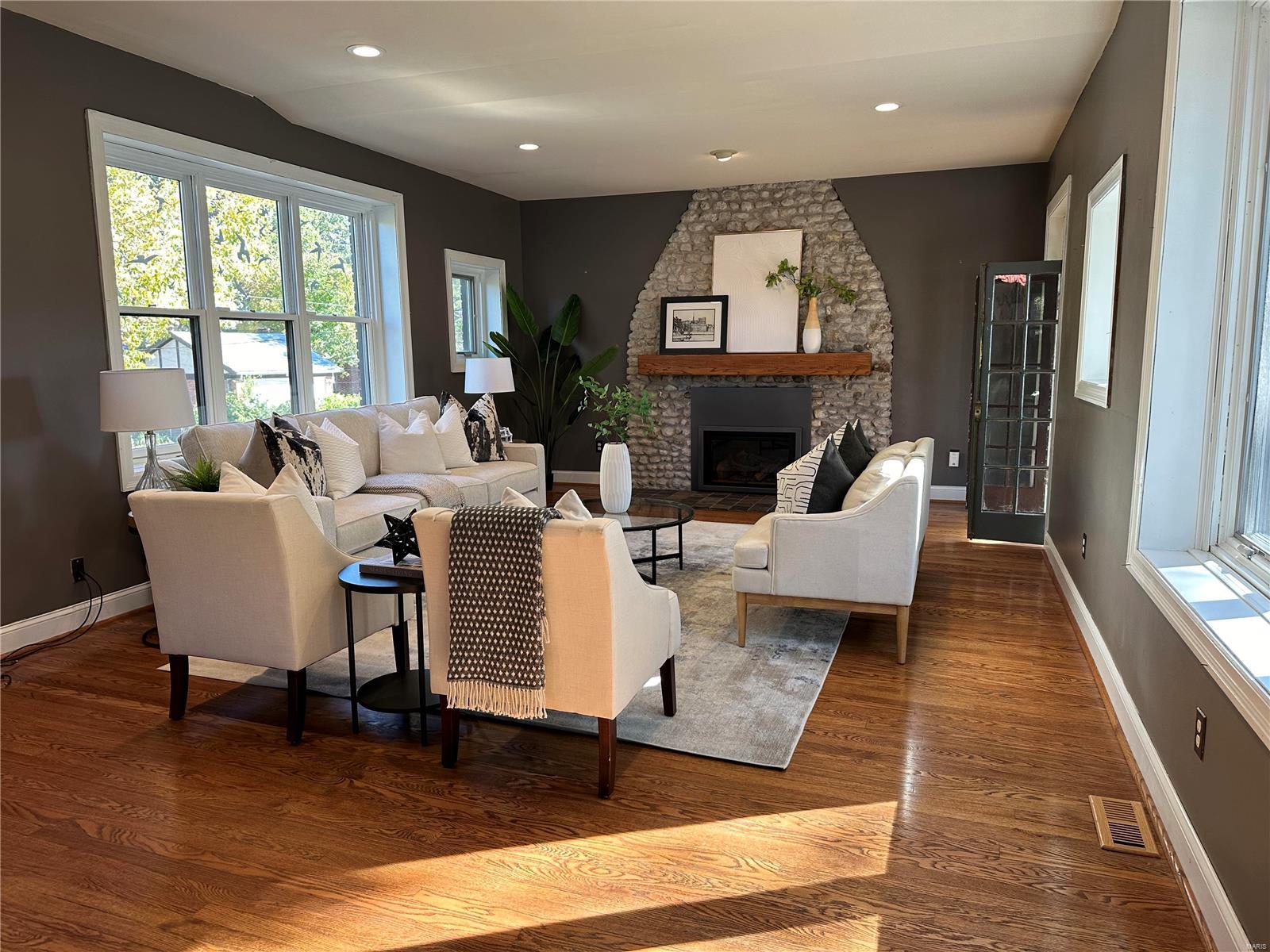 7199 Forsyth Boulevard St. Louis, MO 63105 - Photo 9 of 54