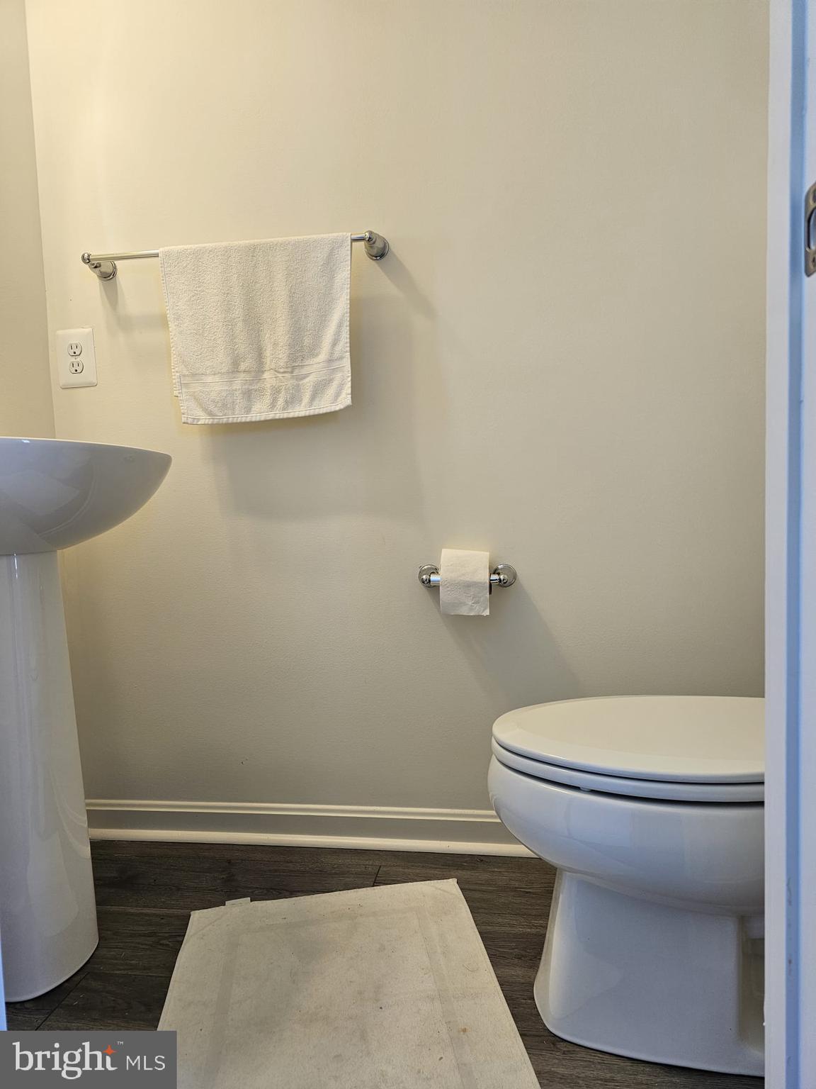 2506 Boeing Way Cambridge, MD 21613 - Photo 8 of 19 a bathroom with a toilet and a sink